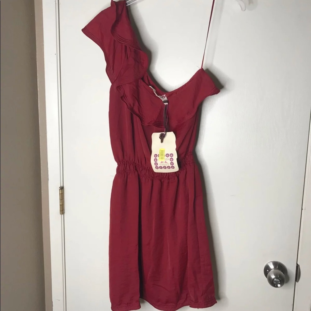 NWT CHELSEA AND VIOLET DRESS
